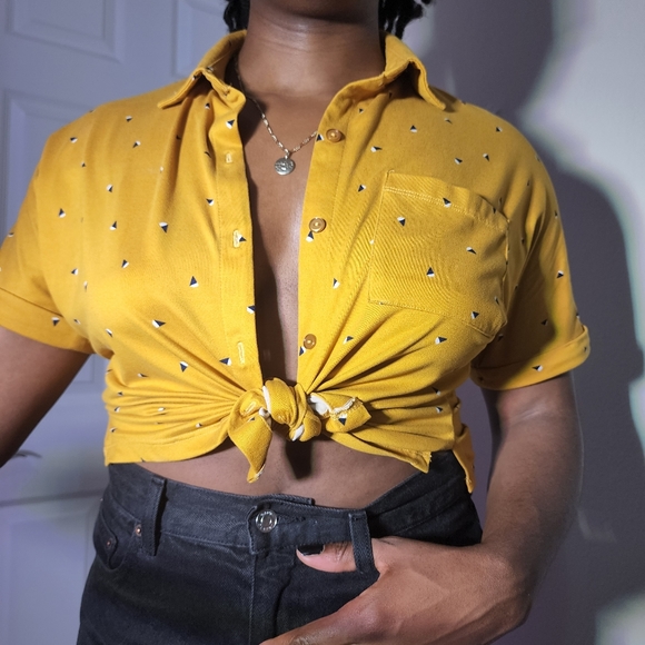 Yellow Cropped Button-up Top - Picture 2 of 2